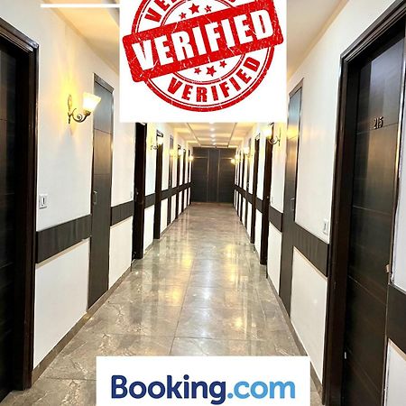 Hotel Jb Residency !! Luxurious & Royal Balcony Rooms !! Large Rooms Zirakpur المظهر الخارجي الصورة