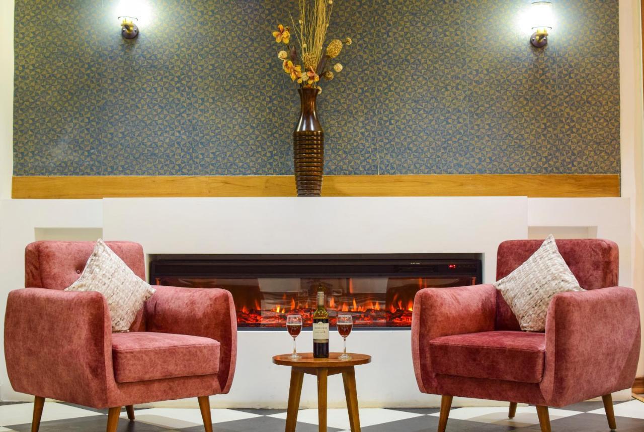 Hotel Jb Residency !! Luxurious & Royal Balcony Rooms !! Large Rooms Zirakpur المظهر الخارجي الصورة